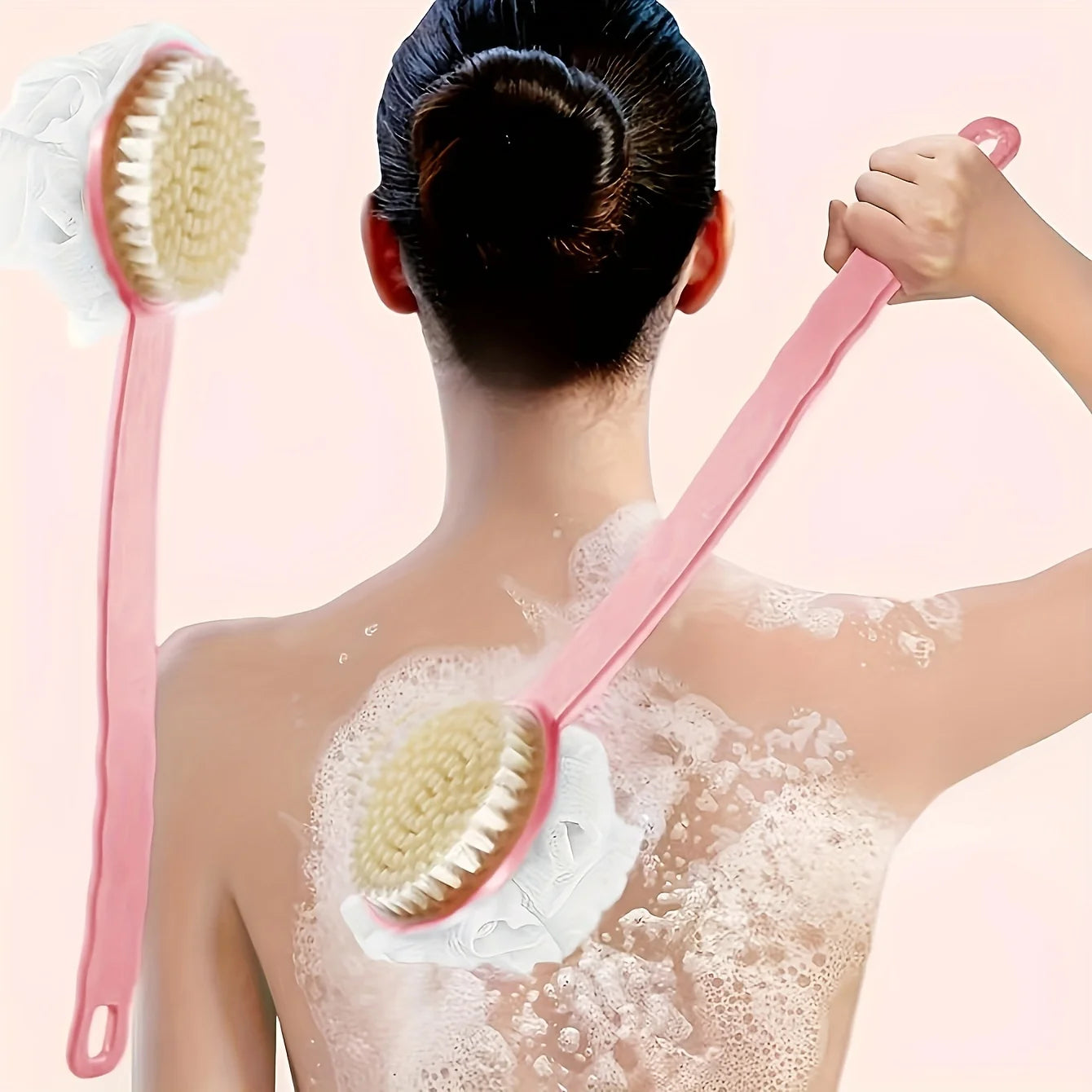 Brosse de Bain Douce en Luffa & Poils – Manche Long Courbé pour Corps, Visage & Spa
